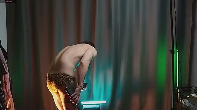 pleasure8869 online show from 03/18/25, 04:51