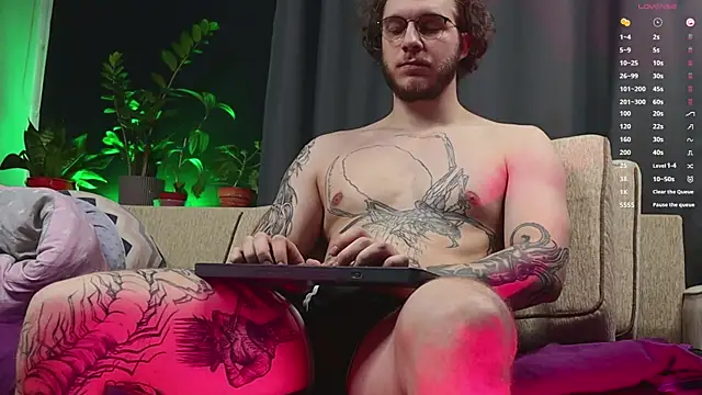 pleasure8869 online show from 09/17/25, 06:15