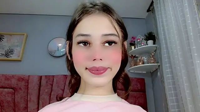 Snapshot of ValeriaAguilar chatting on 03/18/25, 11:22 ValeriaAguilar online show from 03/18/25, 11:22