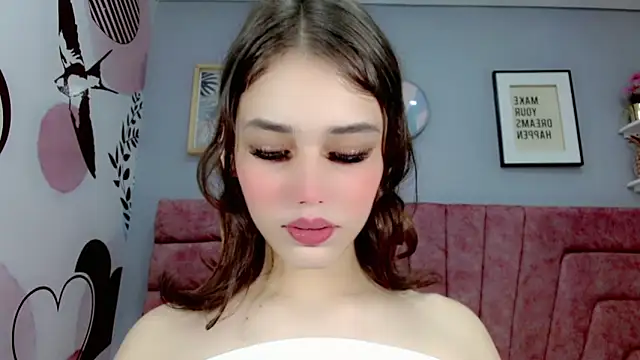 Snapshot of ValeriaAguilar chatting on 03/10/25, 08:45 ValeriaAguilar online show from 03/10/25, 08:45