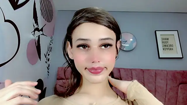 Snapshot of ValeriaAguilar chatting on 02/19/25, 08:41 ValeriaAguilar online show from 02/19/25, 08:41