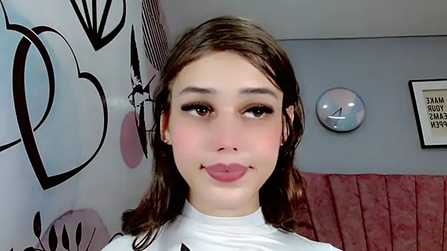 Snapshot of ValeriaAguilar chatting on 01/25/25, 10:39 ValeriaAguilar online show from 01/25/25, 10:39