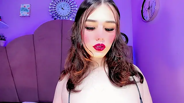 Snapshot of ValeriaAguilar chatting on 10/10/25, 09:26 ValeriaAguilar online show from 10/10/25, 09:26
