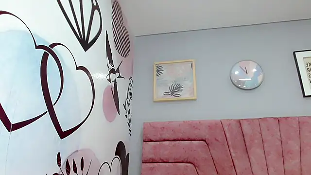 Snapshot of ValeriaAguilar chatting on 01/10/25, 05:24 ValeriaAguilar online show from 01/10/25, 05:24