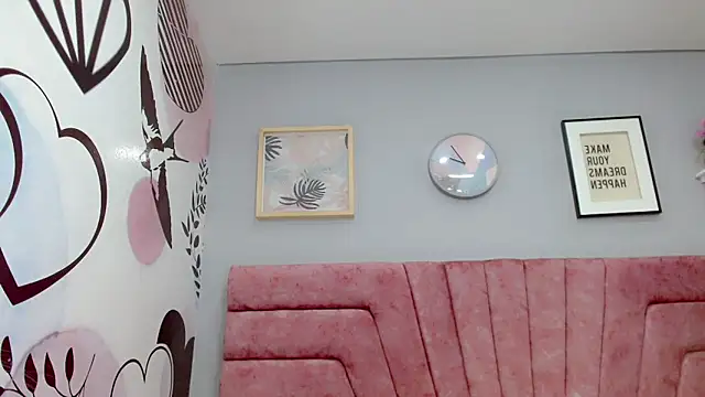 Snapshot of ValeriaAguilar chatting on 01/04/25, 07:23 ValeriaAguilar online show from 01/04/25, 07:23