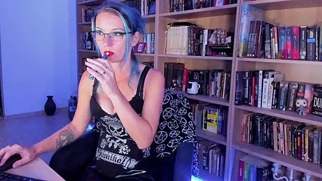 Queen of Hearts1 online show from 09/10/25, 07:46