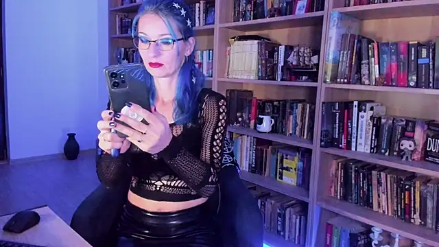 Queen of Hearts1 online show from 10/09/25, 07:47