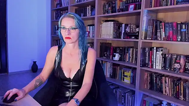 Queen of Hearts1 online show from 11/06/25, 08:46