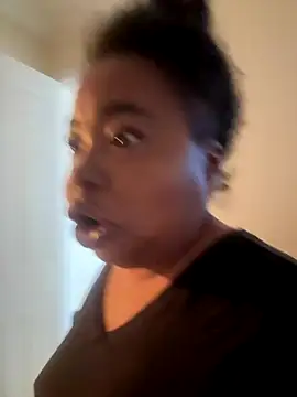 Snapshot of JCCaramelbarbie1 chatting on 11/10/25, 01:05 JCCaramelbarbie1 online show from 11/10/25, 01:05