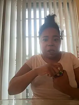 Snapshot of JCCaramelbarbie1 chatting on 10/06/25, 12:06 JCCaramelbarbie1 online show from 10/06/25, 12:06