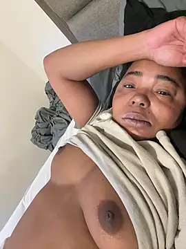 Snapshot of JCCaramelbarbie1 chatting on 01/13/25, 01:17 JCCaramelbarbie1 online show from 01/13/25, 01:17