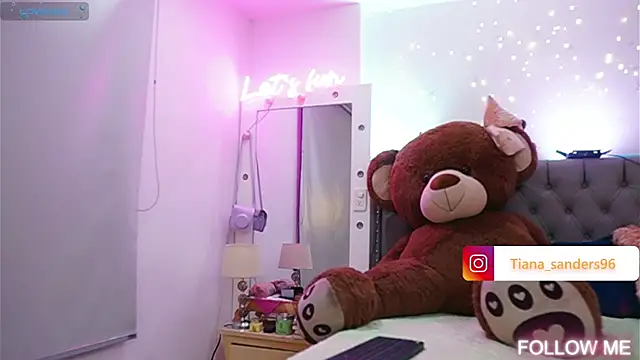 Snapshot of Tiana_sanders chatting on 01/27/25, 04:20 Tiana sanders online show from 01/27/25, 04:20