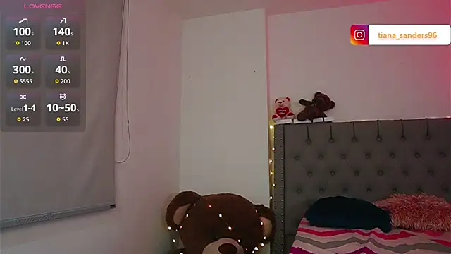 Snapshot of Tiana_sanders chatting on 10/07/25, 01:39 Tiana sanders online show from 10/07/25, 01:39