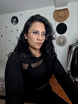 Thaliacooper  online show from 10/19/25, 01:52