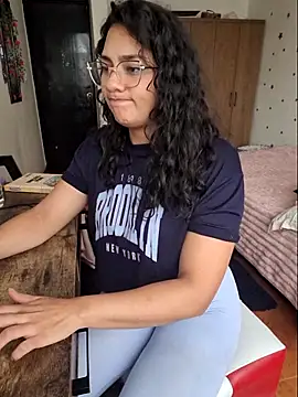 Thaliacooper  online show from 11/24/25, 05:46