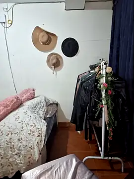 Thaliacooper  online show from 01/25/25, 11:22