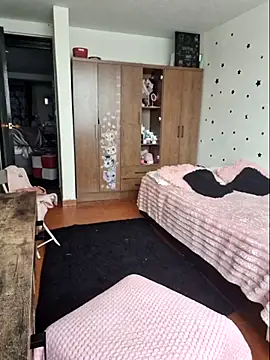 Thaliacooper  online show from 03/28/26, 09:38