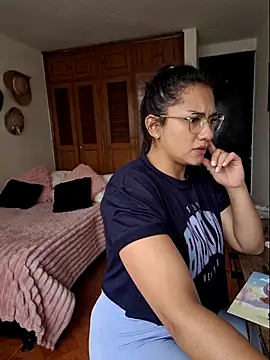 Thaliacooper  online show from 10/01/25, 06:12