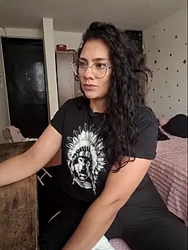 Thaliacooper  online show from 03/25/26, 05:45