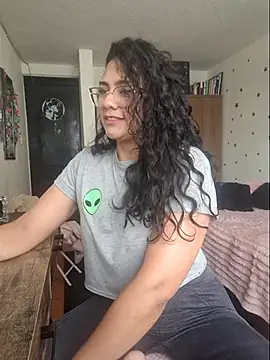 Thaliacooper  online show from 04/14/26, 06:24