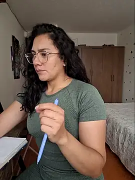 Thaliacooper  online show from 10/29/25, 05:34