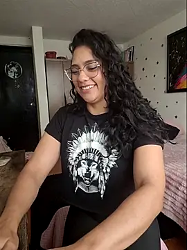 Thaliacooper  online show from 04/10/26, 06:26