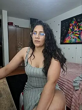 Thaliacooper  online show from 06/25/26, 09:09