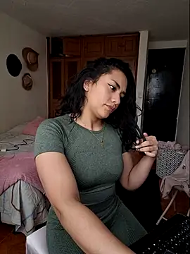 Thaliacooper  online show from 03/08/25, 09:29