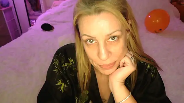 VegasDani online show from 10/14/25, 06:14