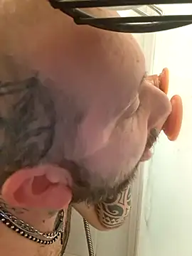 Snapshot of teddy79good chatting on 12/22/25, 05:13 teddy79good online show from 12/22/25, 05:13