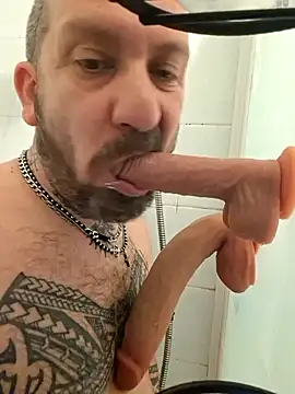 Snapshot of teddy79good chatting on 02/14/26, 05:46 teddy79good online show from 02/14/26, 05:46