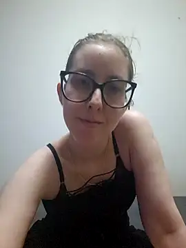 Snapshot of Sarah459 chatting on 02/11/25, 06:44 Sarah459 online show from 02/11/25, 06:44