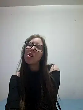 Snapshot of Sarah459 chatting on 02/06/25, 03:31 Sarah459 online show from 02/06/25, 03:31