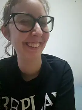 Snapshot of Sarah459 chatting on 05/28/26, 07:42 Sarah459 online show from 05/28/26, 07:42