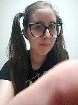 Snapshot of Sarah459 chatting on 10/15/25, 08:28 Sarah459 online show from 10/15/25, 08:28