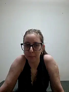 Snapshot of Sarah459 chatting on 03/12/25, 06:00 Sarah459 online show from 03/12/25, 06:00