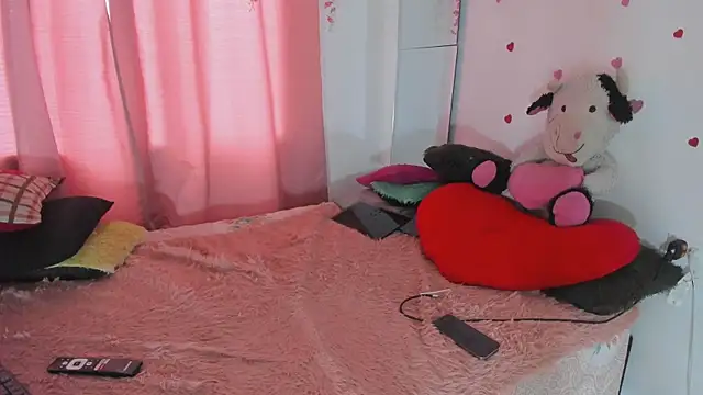 msschloee  online show from 02/05/26, 10:16