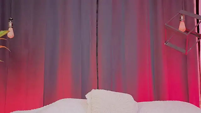 Megan Do Santos online show from 10/22/25, 08:19