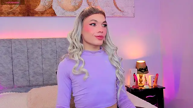 Megan Do Santos online show from 10/24/25, 03:55