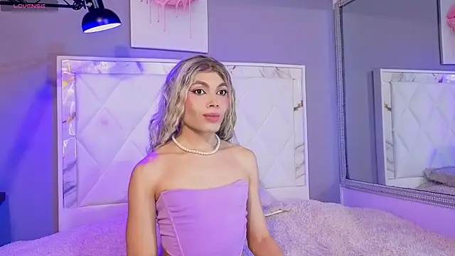 Megan Do Santos online show from 06/06/26, 07:52