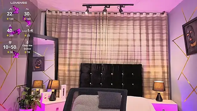 Megan Do Santos online show from 11/06/25, 08:46