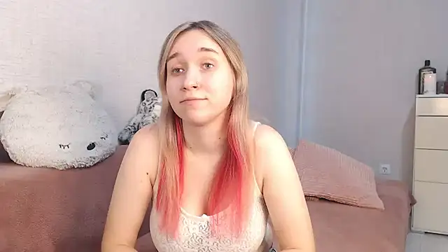 lovely hayley online show from 10/28/25, 09:36