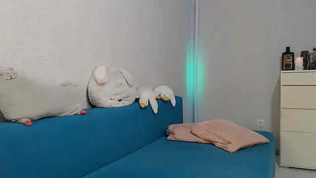 lovely hayley online show from 03/16/25, 12:01