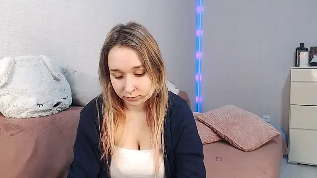 lovely hayley online show from 02/02/26, 09:36