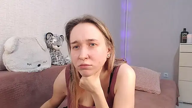 lovely hayley online show from 11/18/25, 09:07