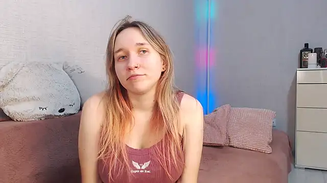 lovely hayley online show from 12/20/25, 10:34