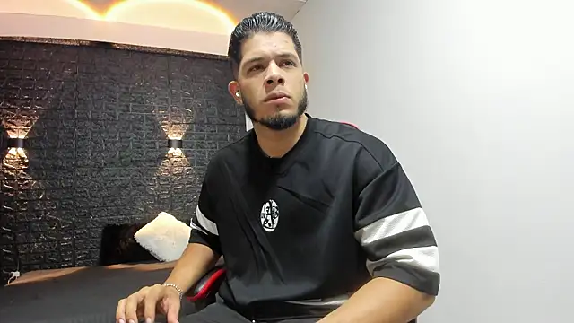 Snapshot of taurus_boy1 chatting on 02/05/26, 10:00 taurus boy1 online show from 02/05/26, 10:00