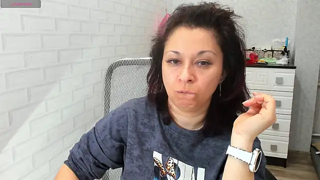 TeasyLana online show from 04/17/26, 04:59