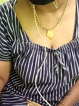 Aishu-tamil09 online show from 12/21/24, 07:06