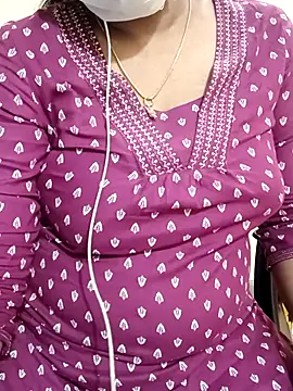 Aishu-tamil09 online show from 02/25/25, 08:32